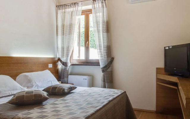 Family Escape With Pools and Sauna