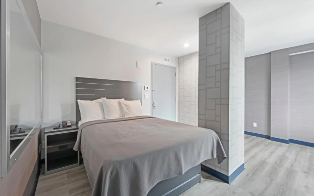 Hotel 365 Bronx