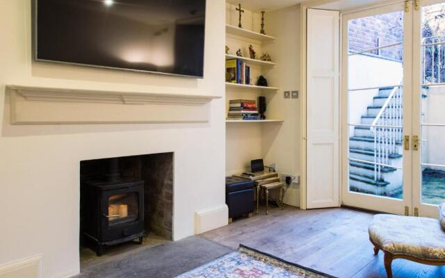 Dale Street Apartments Suite