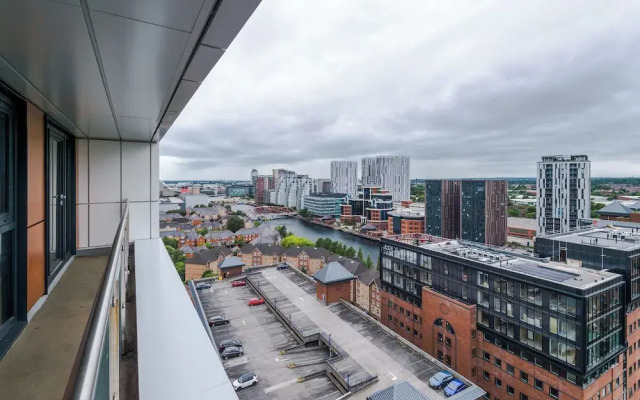 Quayview Oasis in Salford