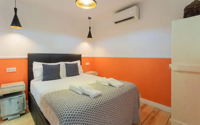 Historical Centre Terrace Aircon by LD Apartments
