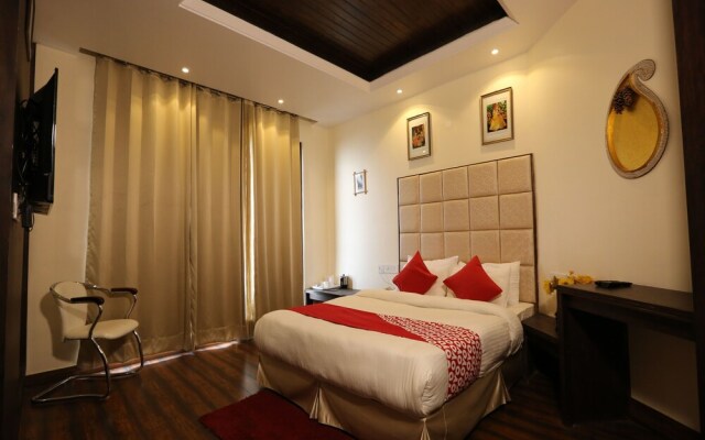 OYO 14170 Kufri Star Inn