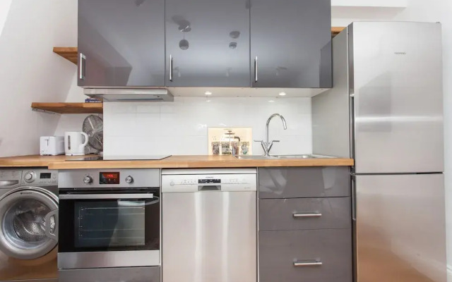 Quality Apartment Shaftersbury Avenue