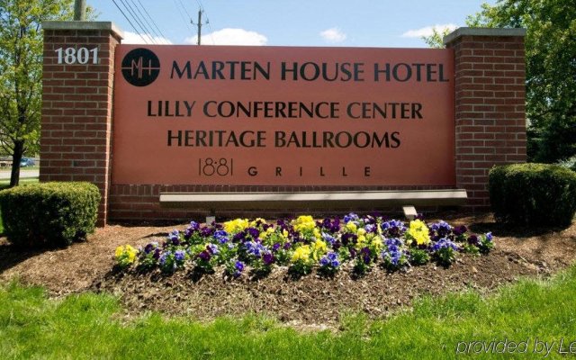 Marten House Hotel and Lilly C