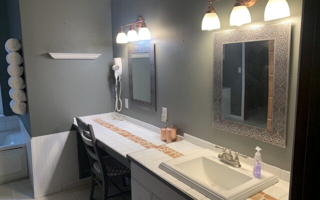 Bear Bottoms at Salmon Creek