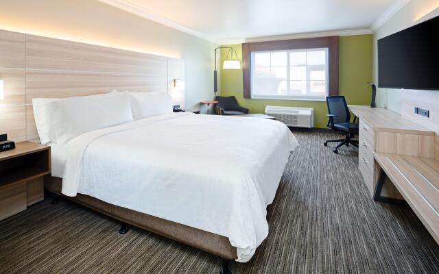 Holiday Inn Express Suites Watsonville, an IHG Hotel