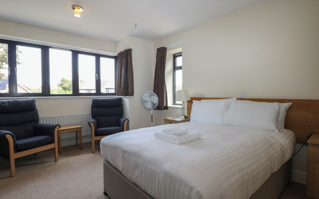 Marine Court Second-floor Double Bedroom With Bathroom
