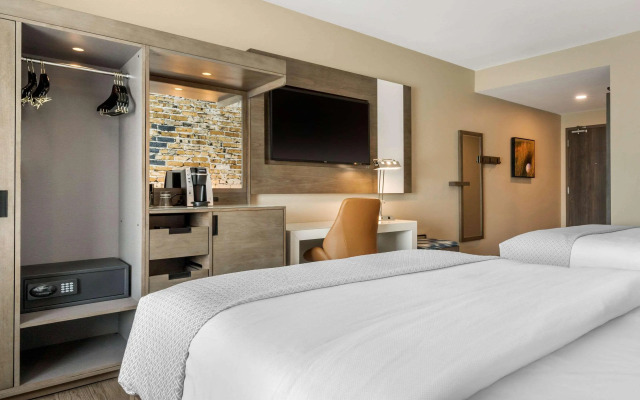 Cambria Hotel Louisville Downtown-Whiskey Row