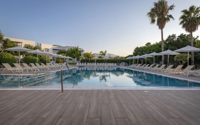 Alexandra Beach Hotel