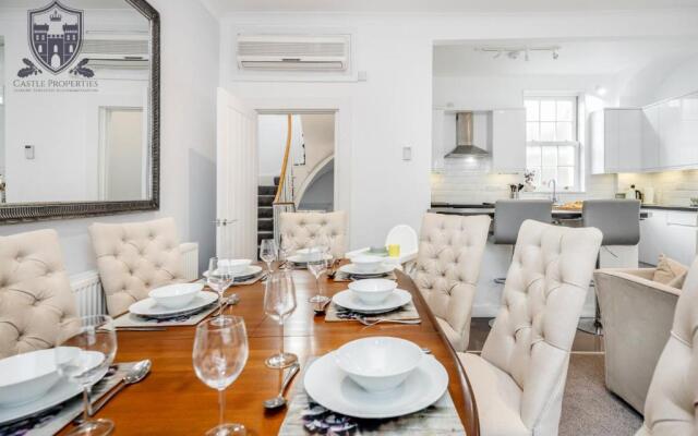 Castle Properties: The Sovereign 5 Bed Town House