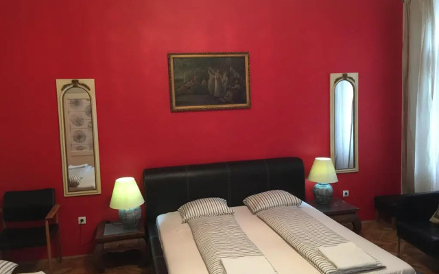 Santico Art Hotel and Hostel