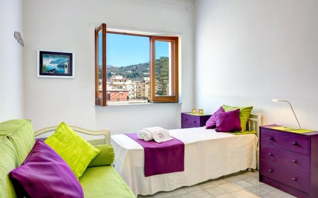 Skyline Sorrento - Top Floor Apartment With Views in the Heart of Sorrento