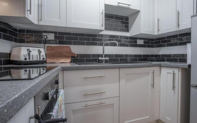 Castle Cove - 1 Bedroom Apartment - Tenby