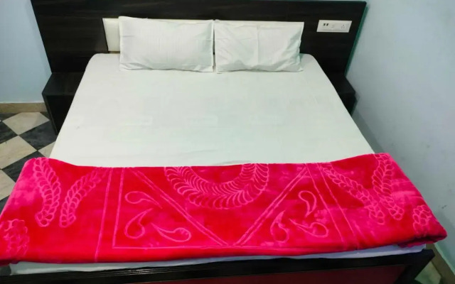 Oyo 703186 Palace Hotel