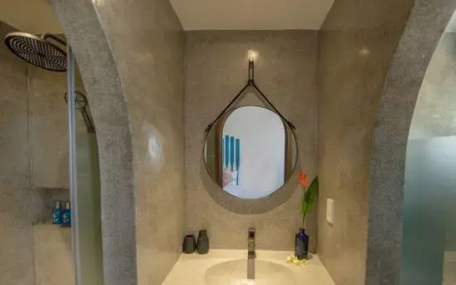 Sunrise Ocean Villa 4BR- Hoi An
