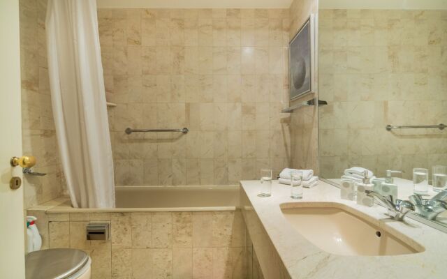 FOCH-CHAMPS ELYSEES Suites