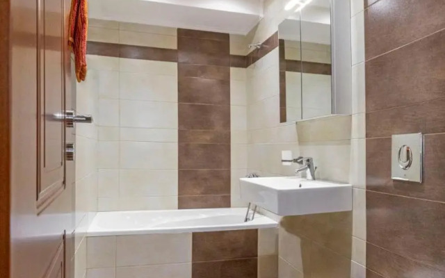 Central Luxurious Apartments Close to the Sea