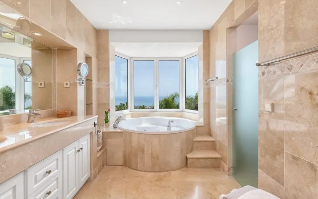 Solaga Villa Los Monteros