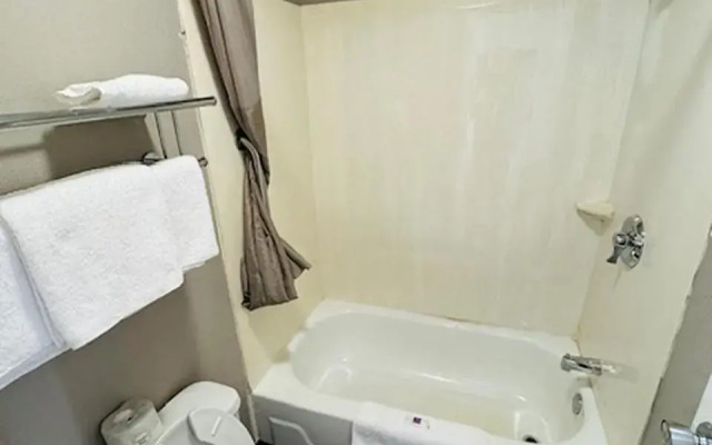 Motel 6 Cedar Rapids, IA