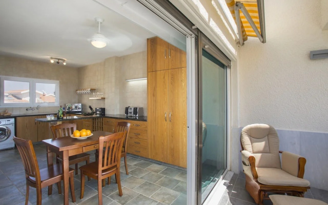 Lordos Sunshore Beachfront Suite