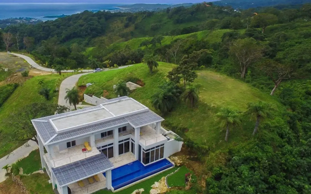 Casa de Cristal House 4 Bedrooms 3.5 Bathrooms Home