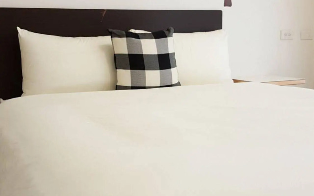 Small Wide Home