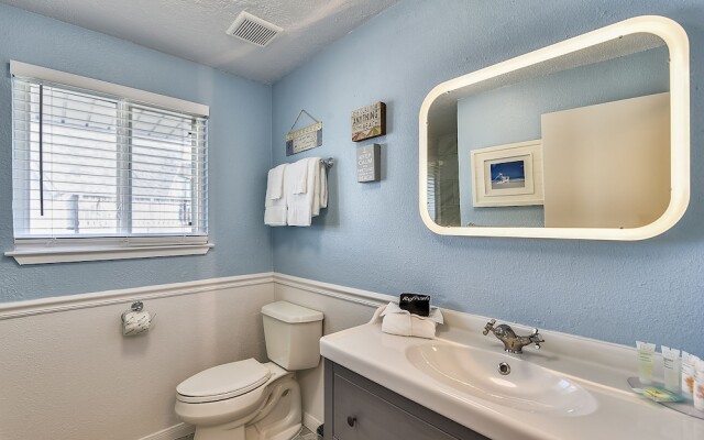Beachfront Charm - 3 Br Home