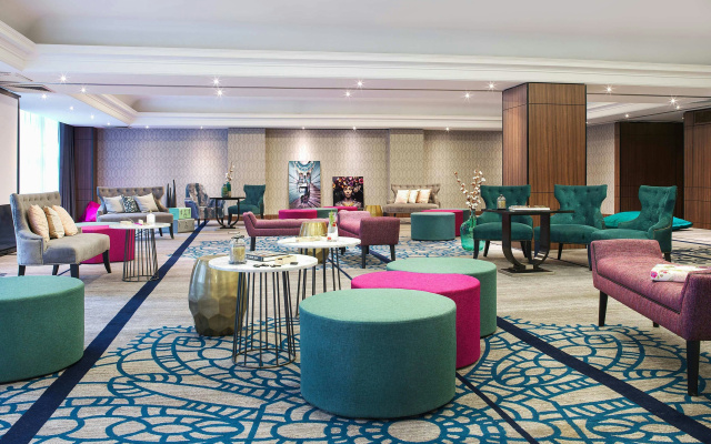 Renaissance Paris La Defense Hotel