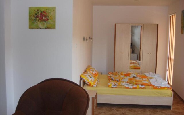 Eleni Palace