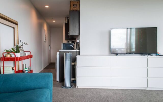 Comfortable 2 Bedroom Apartment With Stunning Views