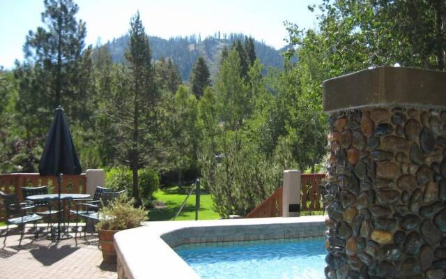 GetAways at Olympic Village Inn