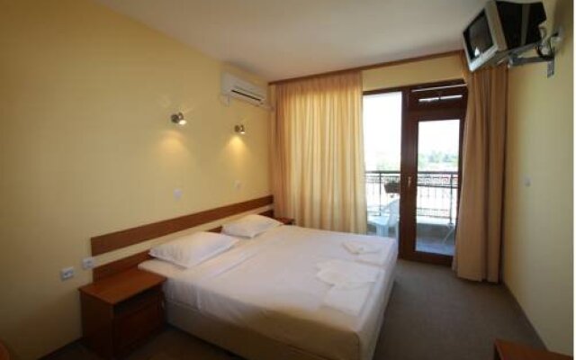 Hotel Deykin