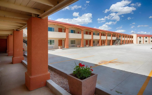 La Junta Inn