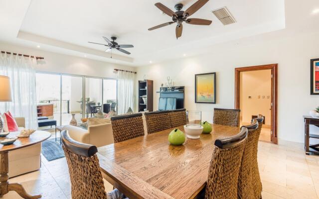 Beachfront w Direct Beach Access Private Jacuzzi