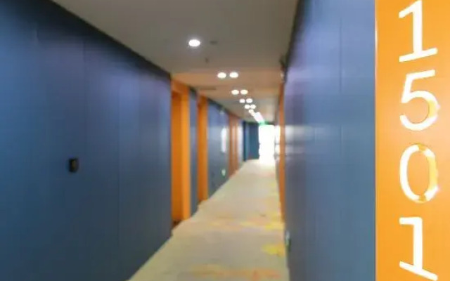 Yafeng Hotel (Xinyang Libao Square Wanxiangcheng Branch)