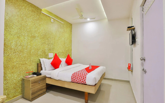Shreenath by OYO Rooms