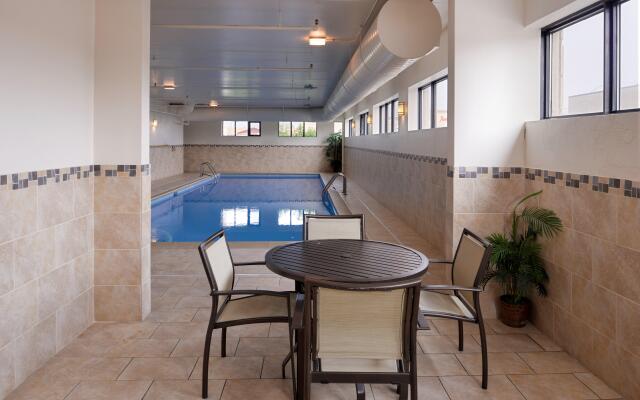 Holiday Inn Express Crestwood by IHG