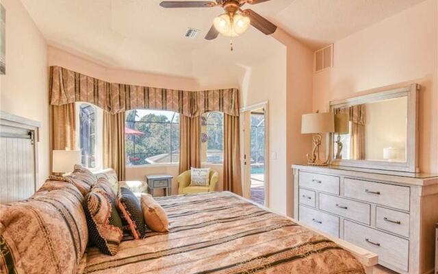 Splashing Dolphins - Three Bedroom Home