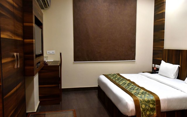 OYO 7896 Hotel Rang Mahal