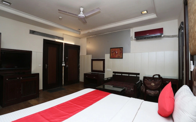 The Grand Hotel by OYO Rooms
