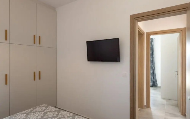 Parikia's Sunlight 2bedroom House