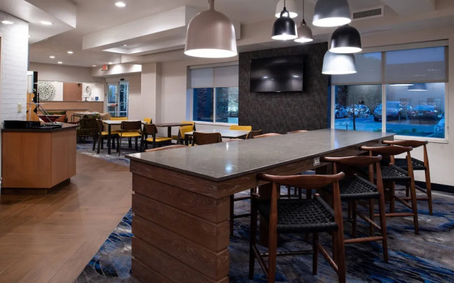 Fairfield Inn & Suites Beloit