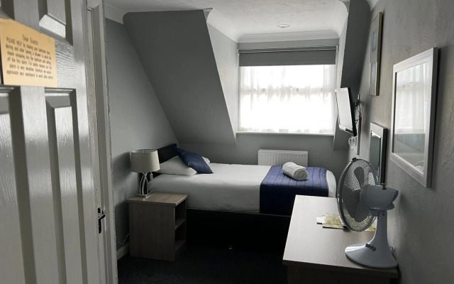 The Corner House Hotel Gatwick