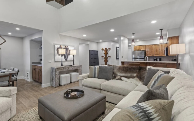 Snow Flower 078 3 Bedroom Condo by RedAwning