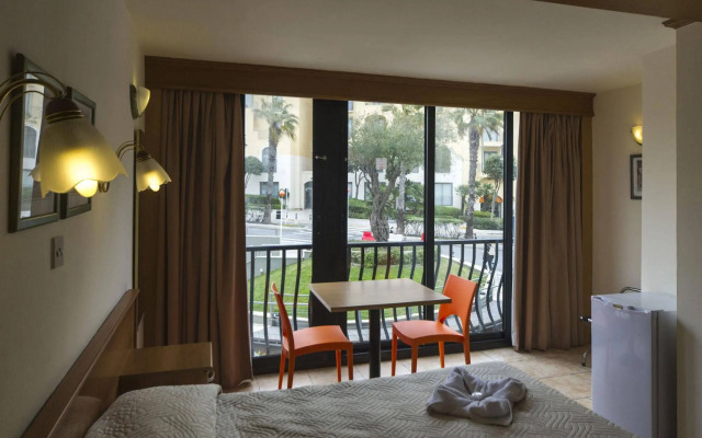 Rokna Hotel