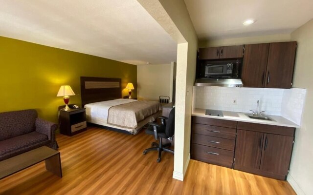 Stratford House Inn and Suites