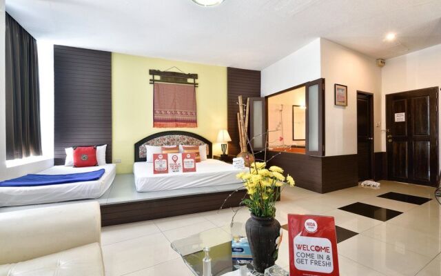 Nida Rooms Lavendar Moon Old Phuket