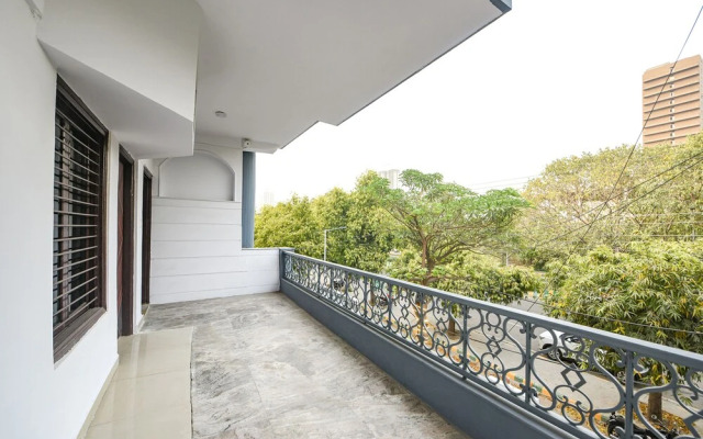 Fabhotel Silver Stone