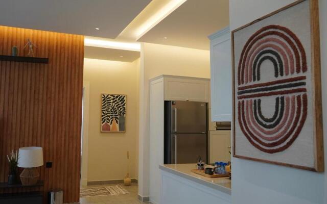 Cozy 3- bedroom unit with an outside seating area