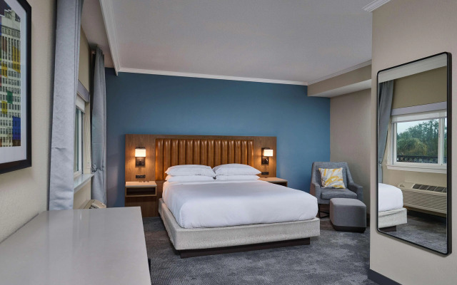 DoubleTree by Hilton Chatsworth